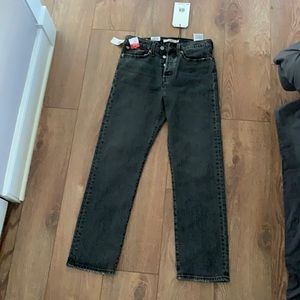 Levi’s- Wedgie Straight jeans